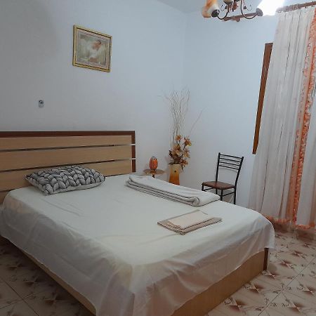 Cortina House Berat Kuçovë Exterior foto