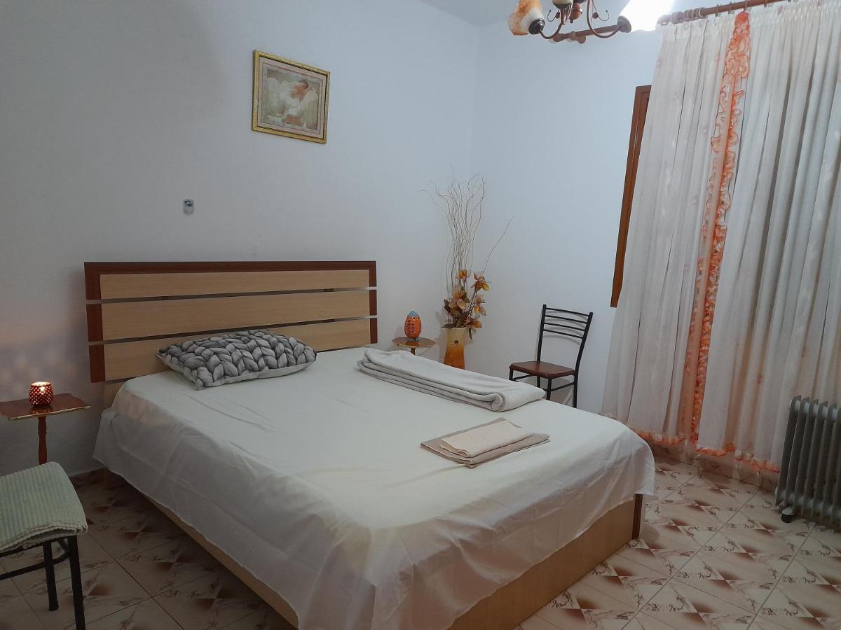 Cortina House Berat Kuçovë Exterior foto