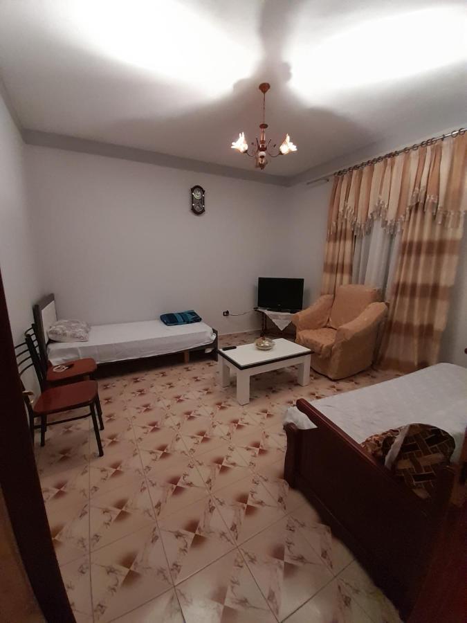 Cortina House Berat Kuçovë Exterior foto