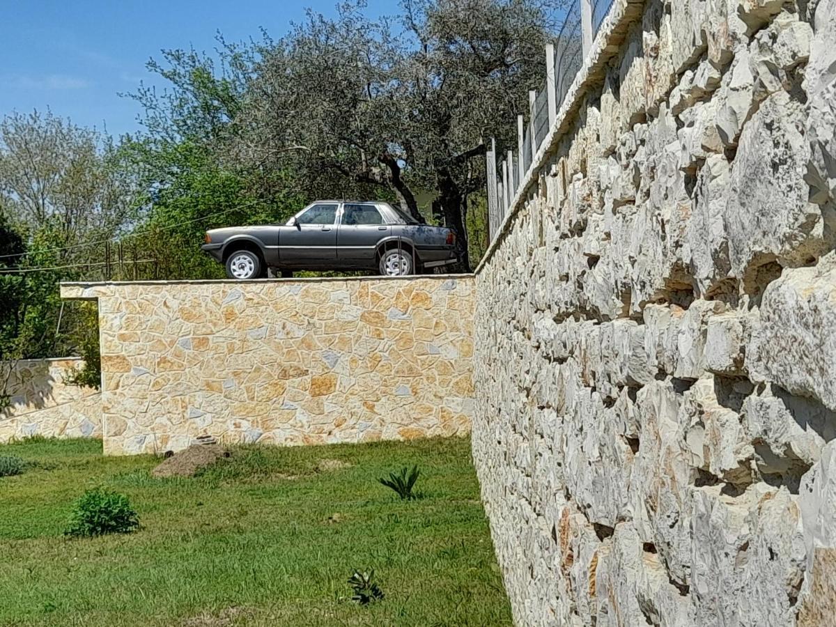 Cortina House Berat Kuçovë Exterior foto