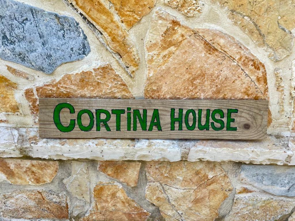 Cortina House Berat Kuçovë Exterior foto