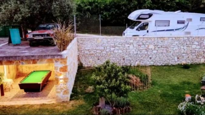 Cortina House Berat Kuçovë Exterior foto